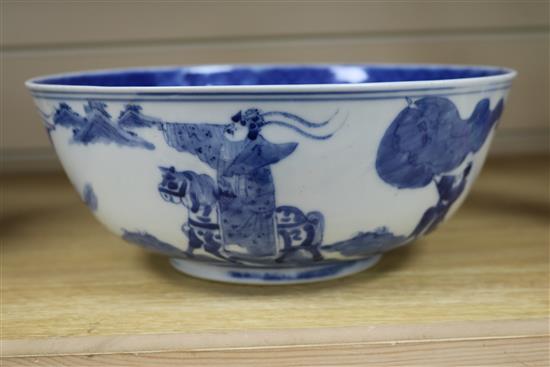 A Chinese blue and white bowl, 19th century, diameter 26cm